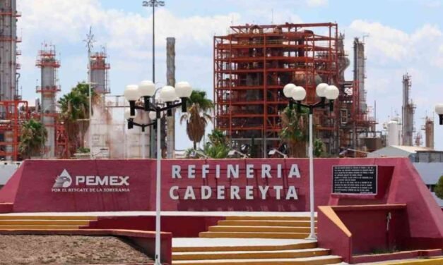 Clausura histórica de refinería en Nuevo León por supuestas emisiones contaminantes