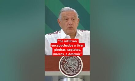 Presidente López Obrador hace un llamado a la paz en manifestaciones del 8M en México