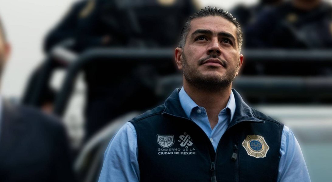 Citan a Omar García Harfuch para declarar como testigo en juicio por desaparición de los 43 normalistas de Ayotzinapa