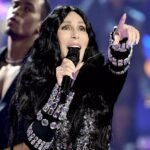 Cher, leyenda del pop, recibe el premio Icono en los iHeartRadio Music Awards 2024