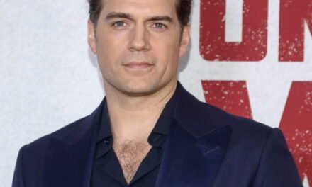 Henry Cavill confirma que será papá durante una alfombra roja