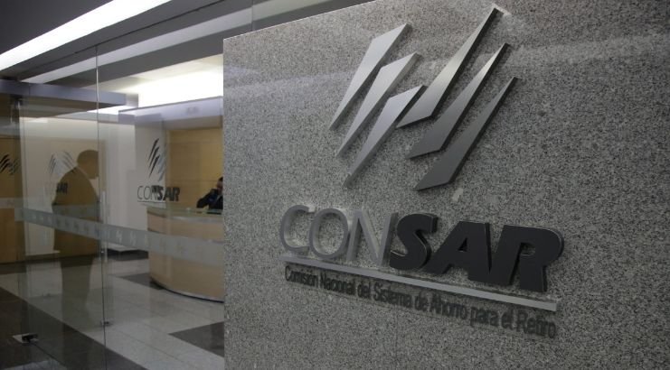 Afores en rojo: Minusvalías de 100 mil millones de pesos en abril