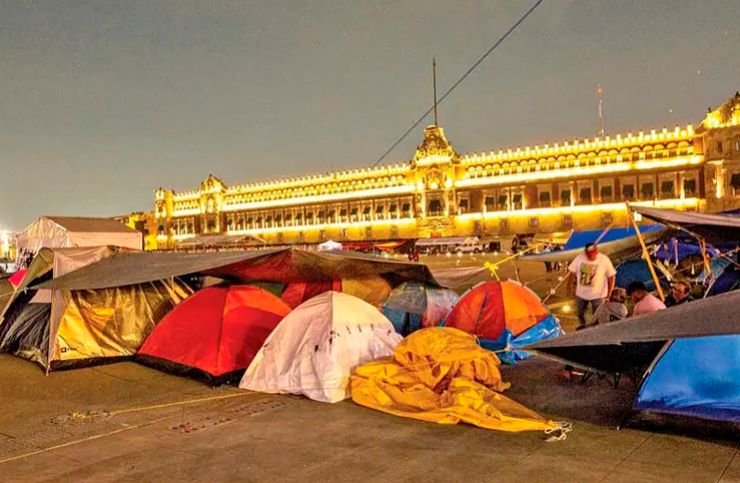 2024-05-28 (1) CNTE mantendrá plantón indefinido en el Zócalo previo al cierre de campaña de Claudia Sheinbaum
