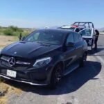 Persecución culmina en rescate de víctima y recuperación de vehículo de lujo en Mapimí