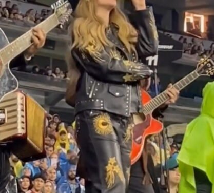 Belinda deslumbra en el medio tiempo de la final femenil entre América y Rayadas