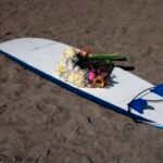 Padres de surfistas australianos asesinados claman por llevar los cuerpos «a casa»