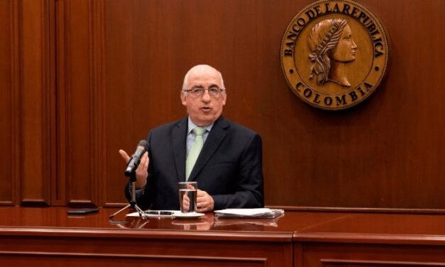 Banco Central de Colombia reduce tasa de Interés para Estimular la Economía