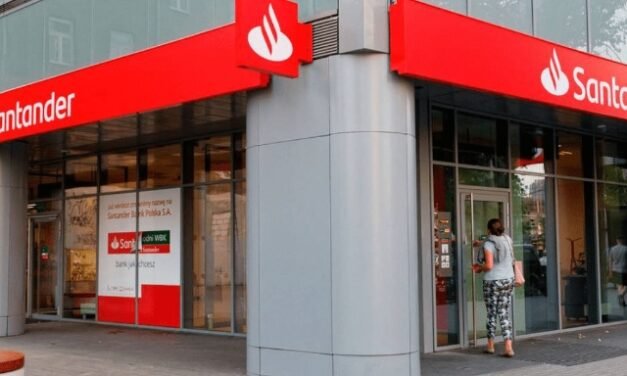 Santander México reporta una caída del 10% en utilidades en el primer trimestre del año