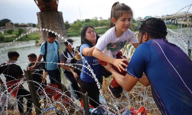 El cerco legal a los refugios: la lucha de Texas contra la ayuda humanitaria en la frontera