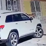 Pareja de ladrones es grabada mientras robaban motocicleta en Torreón