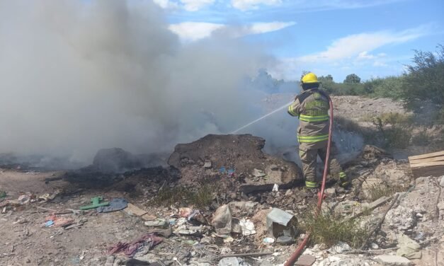Atiende PC de Torreón 55 reportes a la semana por incendios en lotes baldíos