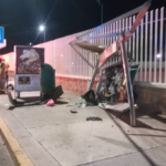Parada de camiones afuera del Estadio TSM en Torreón queda destrozada tras choque