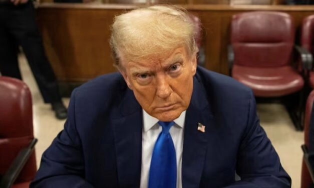 Juez retrasa sentencia de Donald Trump en caso Stormy Daniels