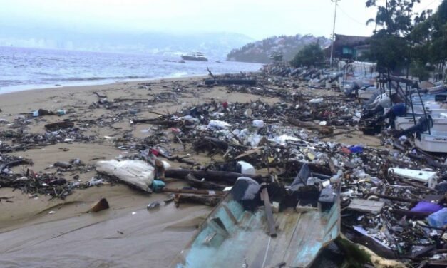 Tormenta tropical ‘John’ golpea costas del Pacífico: Guerrero y Oaxaca en alerta por lluvias torrenciales