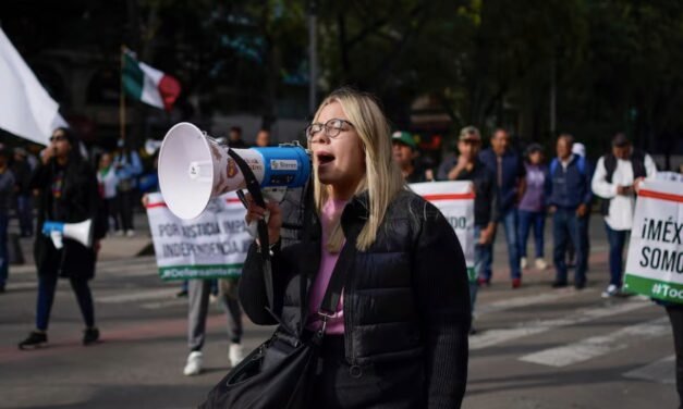 Opositores a la reforma judicial bloquean el Senado en Ciudad de México