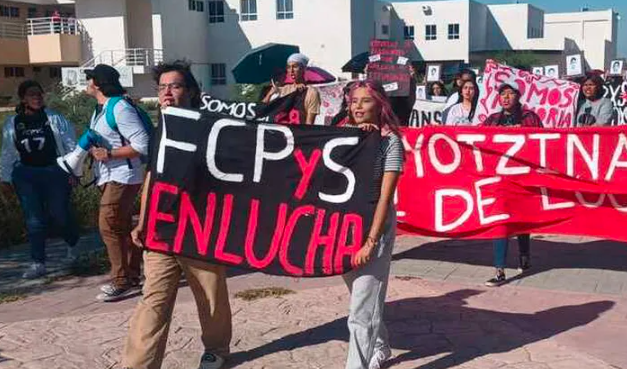 FCPyS de Torreón marchan por el 2 de octubre de 1968: Tlatelolco no se olvida