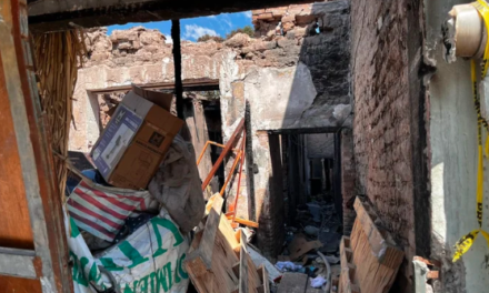 Vecinos del Centro de Torreón exigen cierre de vivienda abandonada por incendios y robos