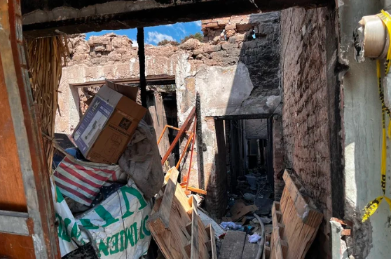 Vecinos del Centro de Torreón exigen cierre de vivienda abandonada por incendios y robos