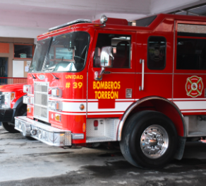 Incendio en la colonia Las Torres de Torreón arruina el inicio de semana para una familia