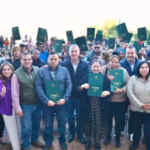 Torreón entrega 121 escrituras y en otros municipios de Coahuila 1,879