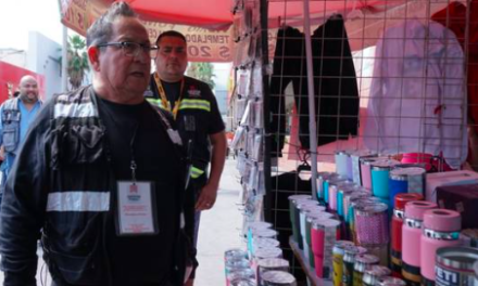 Policía e Inspección y Verificación de Torreón exhortan a comerciantes informales del Centro a respetar lugares