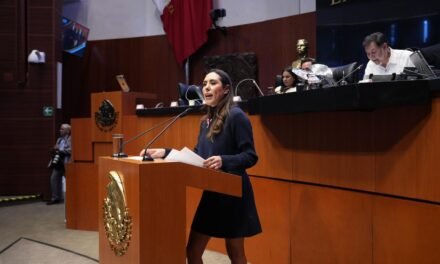 Cecilia Guadiana, senadora por Coahuila, conmemora el 71 aniversario del voto femenino