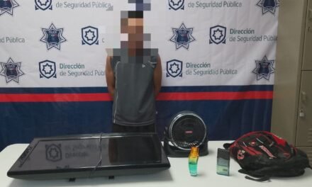 Hombre confunde tienda con casa y termina robando una pantalla y ventilador en Torreón