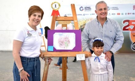 Torreón: Román Cepeda premia a ganadores de concurso de dibujo regional