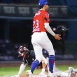 Algodoneros del Unión Laguna pierden en extra innings ante Acereros de Monclova