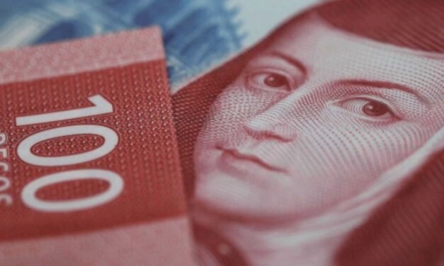 El peso mexicano se deprecia ante la fortaleza del dólar y la incertidumbre electoral en EU