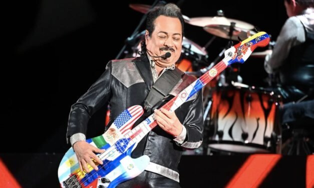 Los Tigres del Norte hacen vibrar el Coliseo Centenario: Una noche de música y tradición en Torreón