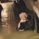 ¡Golosos! Captan a pareja ´manoseándose´ en plaza de Parras de la Fuente, Coahuila
