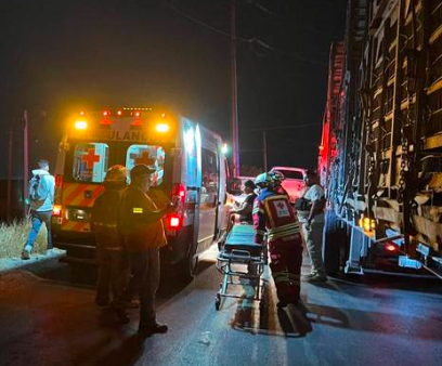 Accidente entre autobús de personal y tráiler deja seis lesionados en Coahuila