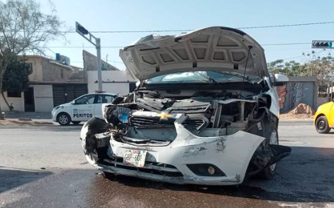 Accidente vial en Torreón: chocan y dicen que ambos tenían el verde