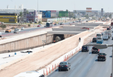 Si pasas por las obras del Giro Independencia de Torreón, respeta los señalamientos y barreras