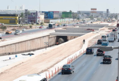 Si pasas por las obras del Giro Independencia de Torreón, respeta los señalamientos y barreras