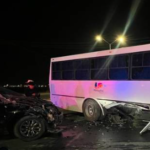 Accidente vial en Torreón: camioneta y autobús chocan pero no lesionan a nadie