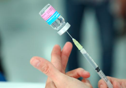 Población de Torreón acude a vacunarse contra influenza, requieren más dosis