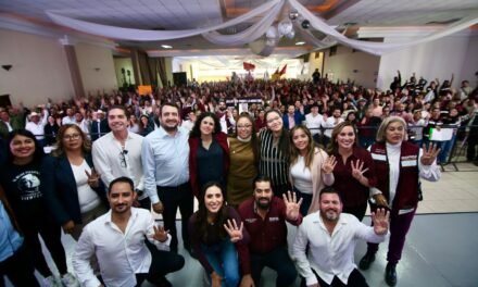 Fracasa reunión de Morena Coahuila: manifestación, silbidos y abucheos entre Guadiana, Cuevas y Salazar