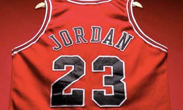 Camiseta de Michael Jordan se vende por 84 mdp en subasta