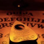 La Ouija: Mitos, ciencia y seguridad en el juego