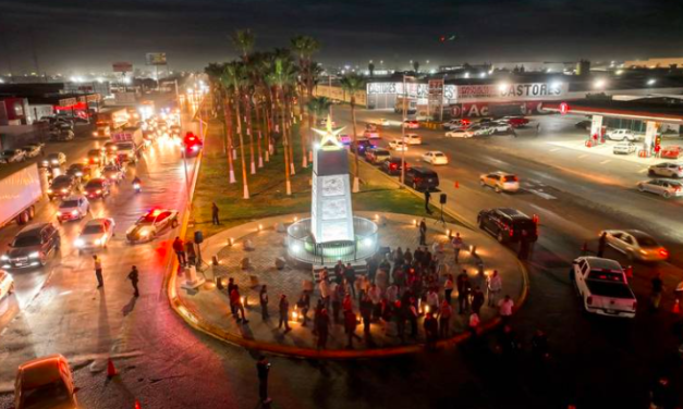 Leticia Herrera enciende el monumento ‘Espíritu de la Luz’ en Gómez Palacio