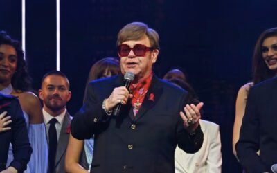 Elton John revela pérdida total de visión en un emotivo estreno teatral