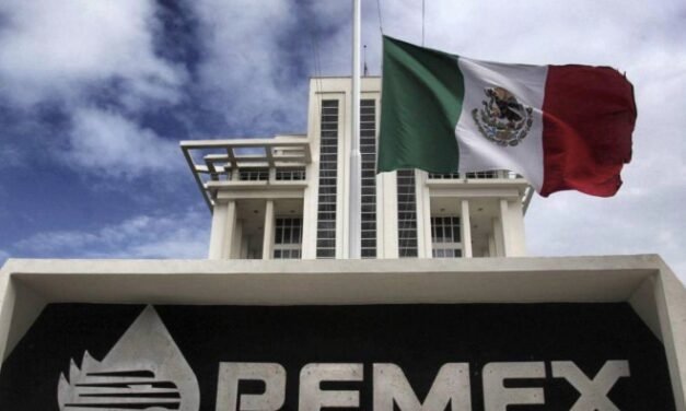 Pemex pierde 100 mil barriles al año: la caída en producción y reservas petroleras en México