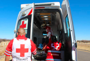 Accidente vial en Durango cobra la vida de hombre: Mujer lucha por vivir