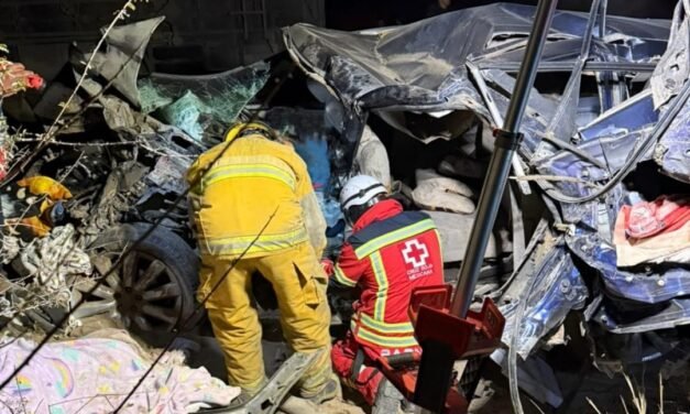 Mueren dos personas y se lesionan cuatro en fatal accidente vial en Lerdo