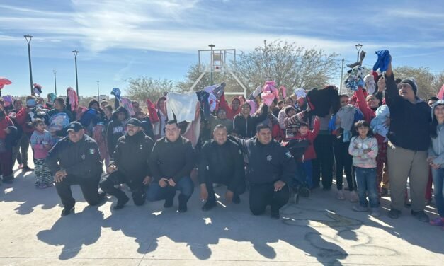 Policía de Torreón entrega 500 apoyos para mitigar las bajas temperaturas