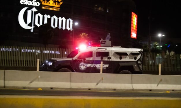 Mil elementos vigilarán el Santos Laguna vs América: Reporta riñas
