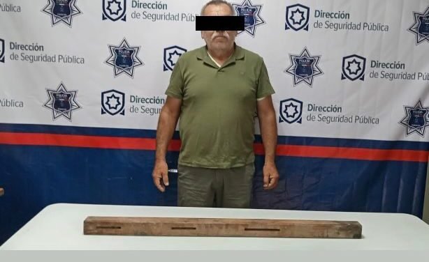 Hombre ´pierde el juicio´ y golpea con palo a vecino en Torreón