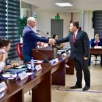 Román Cepeda le toma protesta a Raúl Garza como 7mo regidor en el Cabildo de Torreón